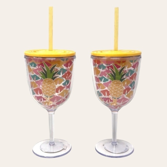 🌺 Celebrate it Tropical Pineapple Plastic Goblets Set of 2 NEW - Picture 1 of 4